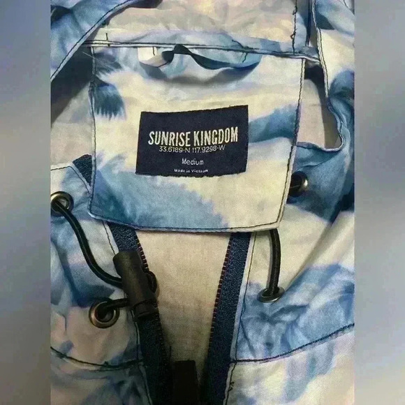 Sunrise Kingdom BLUE Tropical Men's
Lightweight Windbreaker - Picture 7 of 9